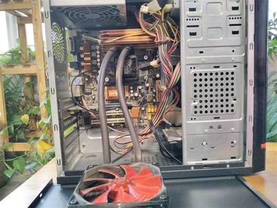 超频三U-4D降龙CPU散热器 多项散热技术加持，高性能电脑安装首选