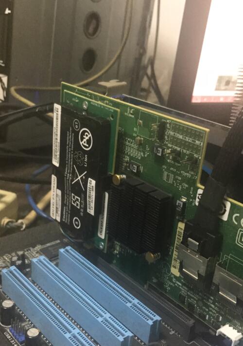 如何在桌面电脑上安装并使用SAS硬盘