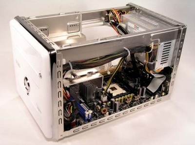 建碁制造 酷似苹果Mac的准系统与维修指南